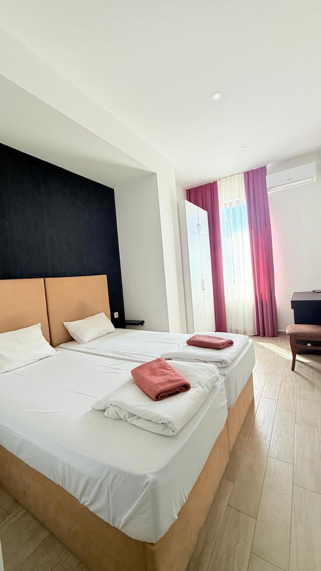 Star Hotel Kutaisi Ngoại thất bức ảnh