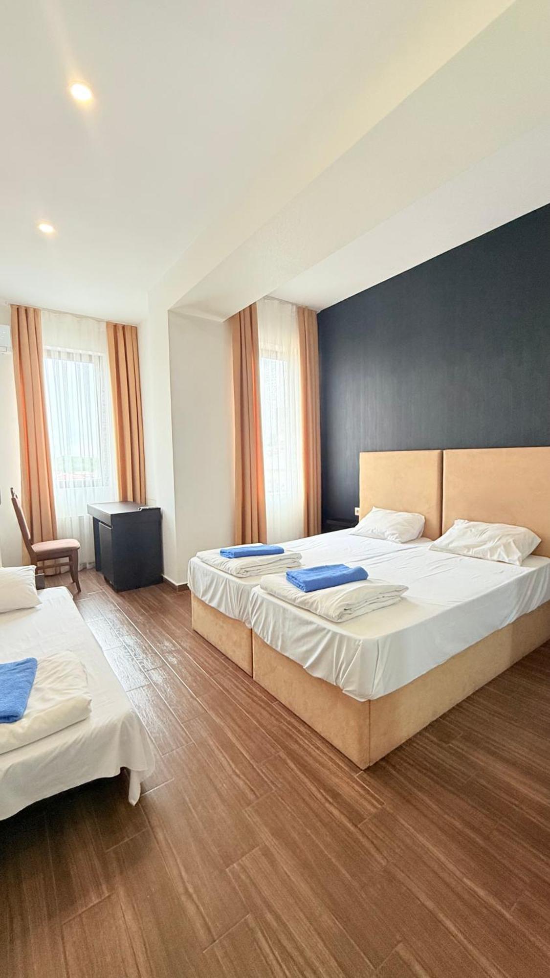 Star Hotel Kutaisi Ngoại thất bức ảnh